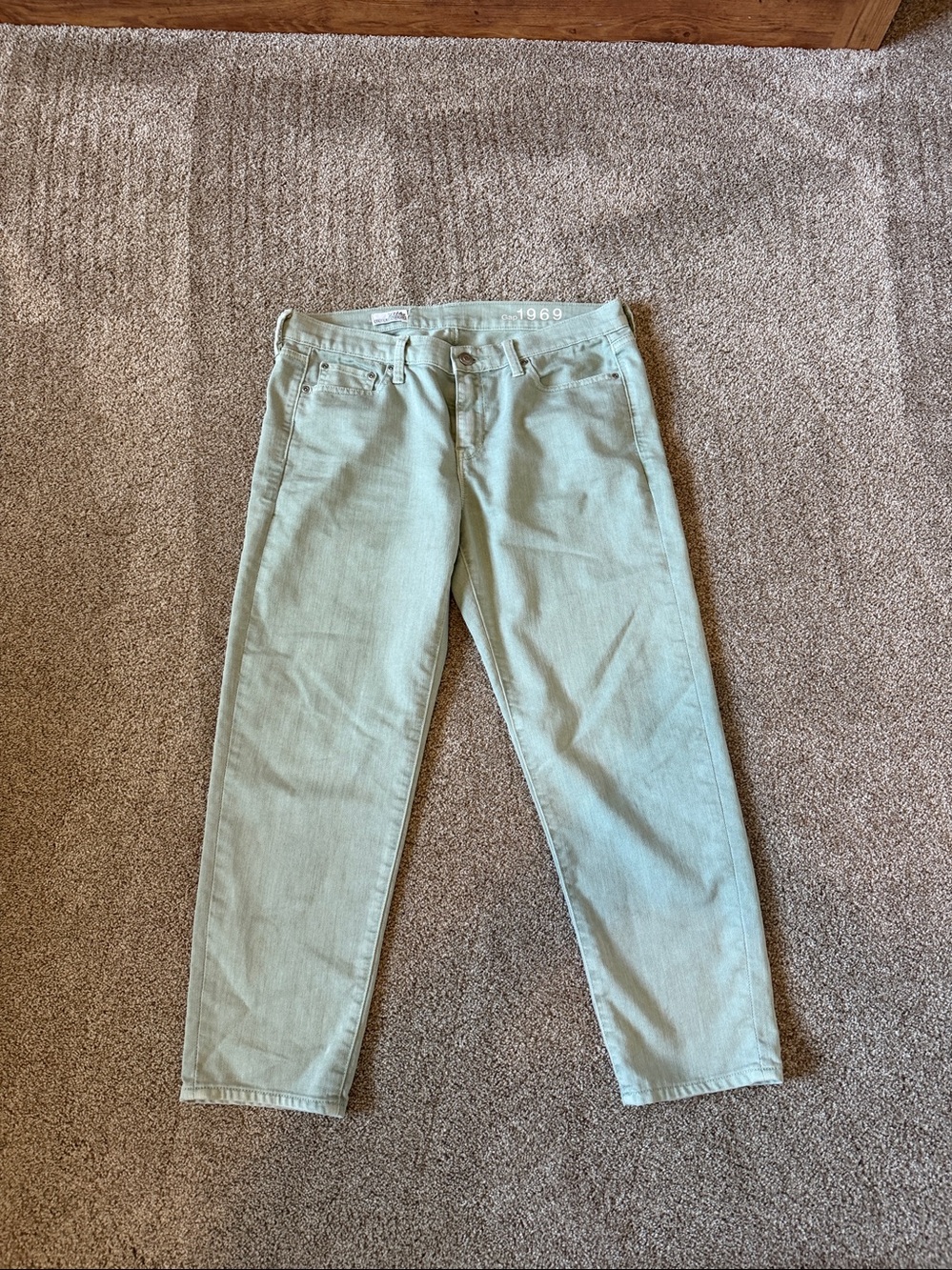 GAP Light Sage Green Cropped Pants